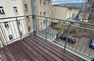 Haus kaufen in 09130 Sonnenberg, Vollvermietetes und großes MFH mit Balkonen und Stellplätzen in guter und ruhiger Lage!