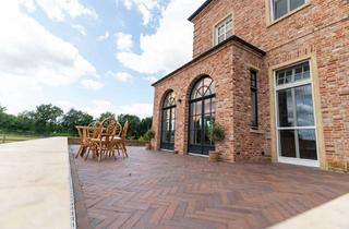 Villa kaufen in 49586 Neuenkirchen, Ein Anwesen der besonderen Art – Landhausvilla mit Pool, Sauna und weitläufigem Grundstück