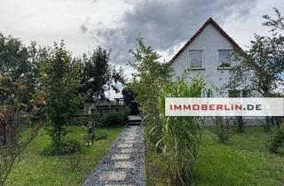 Einfamilienhaus kaufen in 16230 Britz, IMMOBERLIN.DE - Charmantes Einfamilienhaus mit Ausbaupotenzial, Südwestgarten & Garage in ländlicher