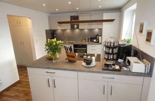 Haus kaufen in 86556 Kühbach, Solides 1-2 Familienhaus in super Lage von Kühbach