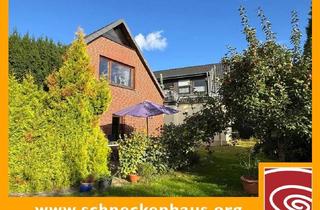 Anlageobjekt in 28857 Syke, Syke-Gessel! Ideal für Bauträger / Sanierer! 2 Häuser mit 3 Wohnungen, riesiges Grundstück!