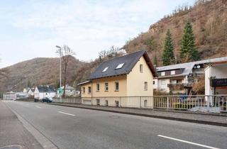 Haus kaufen in 56346 St. Goarshausen, Tolles Haus in Ortsrandlage für Selbstnutzer oder als Ferienhaus geeignet!