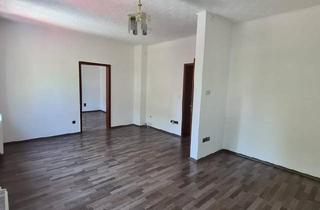 Wohnung kaufen in 90439 Nürnberg, Nürnberg - Reserviert! Zweizimmerwohnung früher Dreizimmer -Altbau