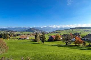 Wohnung kaufen in 87534 Oberstaufen, Charmante Dachgeschosswohnung im ehemaligen Schulhaus mit freiem Hochgratblick nahe Oberstaufen i