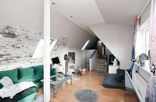 Wohnung kaufen in 32791 Lage, Lage: Helle Dachgeschosswohnung mit Stellplätzen und Gartenanteil!