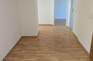 Wohnung mieten in Franz-Mehring-Str. 35, 07545 Gera, Helle 3-Raum-DG-Wohnung mit Balkon