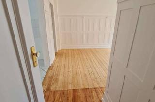 Wohnung mieten in Eberbacher Strasse 40, 65346 Eltville, Lichtdurchflutete 2-Zimmer-Altbauwohnung mit moderner Einbauküche – verfügbar ab dem 01.12.2025