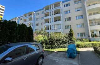 Wohnung kaufen in 12683 Berlin, Seltene Gelegenheit: Traumwohnung mit eigenem Garten in Biesdorf