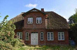 Haus kaufen in 25821 Struckum, Charmantes Reetdachhaus in Nordseenähe