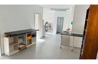 Gewerbeimmobilie mieten in Budapester Straße 80a, 18057 Kröpeliner Tor-Vorstadt, Geräumige Gewerbeeinheit in bester Lage