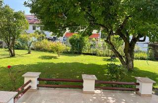 Wohnung mieten in Ganghoferstraße 18, 83301 Traunreut, 4-Zimmer Erdgeschosswohnung in Zweifamilienhaus mit großem Garten und Garage