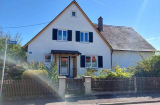 Haus kaufen in Keltenstr., 86916 Kaufering, Charmante Zweifamilienhaus mit großem eingewachsenen Garten