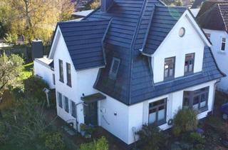 Villa kaufen in 25813 Husum, Stilvolle Stadtvilla, Architektenhaus mit Altbaucharme und top gepflegtem Grundstück in Husum