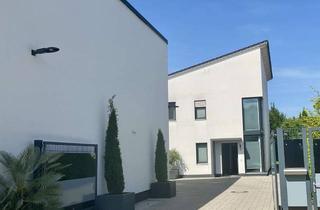 Gewerbeimmobilie kaufen in 82296 Schöngeising, Lagerhalle mit extravagantem Wohnhaus für den Betriebsinhaber bzw. als Büro/Ausstellung o.ä. nutzbar