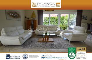 Haus kaufen in 55278 Mommenheim, FALANGA IMMOBILIEN - Hochwertige DHH zus. mit 45 qm Einliegerwohnung, ruhig gelegen, direkt am Feldrand!