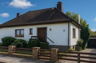 Haus kaufen in 06766 Bobbau, Bobbau - Charmanter Bungalow mit Ausbaupotenzial und wunderschönem Garten in Bobbau