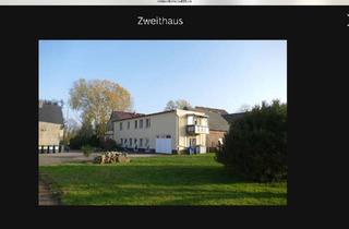 Haus kaufen in 03172 Guben, Guben - Wohnhaus mit Dachterrasse und Balkon