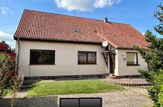 Bauernhaus kaufen in 17179 Gnoien, Gnoien - Charmantes Haus mit Großem Garten, Scheune und Garage in Altkalen