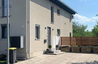 Einfamilienhaus kaufen in 97478 Knetzgau, Knetzgau - Wunderschönes Einfamilienhaus mit viel Platz am Ortsrand