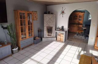 Wohnung kaufen in 93128 Regenstauf, Großzügige 4,5-Zimmer-Wohnung mit Balkon und Gartenanteil in 4-Familienhaus