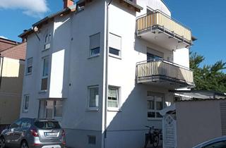 Wohnung kaufen in 65474 Bischofsheim, Charmante Dachgeschosswohnung in gepflegter kleiner Wohneinheit