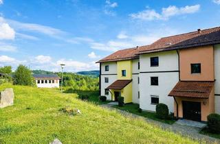 Wohnung kaufen in 94209 Regen, Zwei Wohnungen - ein Kauf:Flexibles Wohnkonzept mit Weitblick.