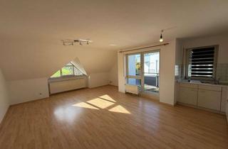 Wohnung kaufen in Paul-Moos-Straße, 88422 Bad Buchau, Helle 2-Zimmer-Dachgeschosswohnung mit Balkon, Stellplatz und Kellerraum