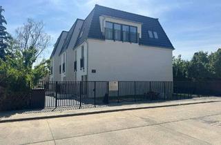 Wohnung mieten in Salmbacher Straße, 12349 Buckow, Stilvolle 4-Raum-DG-Wohnung mit gehobener Innenausstattung mit EBK in Berlin Buckow (Neukölln)