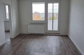 Wohnung mieten in Rudolf-Tarnow-Straße, 19061 Krebsförden, gut geschnittene 3-Raum-Dachgeschosswohnung mit Wannenbad, Balkon und Keller