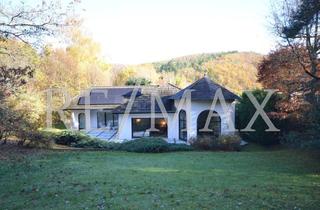 Villa kaufen in 65510 Idstein, Villa mit großzügigem Parkähnlichen Garten in ruhiger Lage