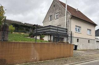 Haus kaufen in 66901 Schönenberg-Kübelberg, Freistehendes Wohnhaus in Schönenberg-Kbg. mit schönem Grundstück und 2 Garagen