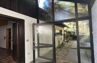 Haus kaufen in 95111 Rehau, Imposantes Wohnhaus + Garagen + Naturgarten