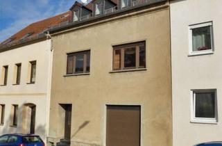 Haus kaufen in 08393 Meerane, Teilmodernisiert und mit Garage