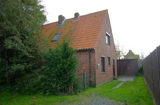 Einfamilienhaus kaufen in 25764 Wesselburen, Einfamilienhaus mit Modernisierungsbedarf am Ende einer Stichstraße in Wesselburen