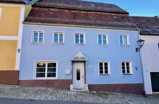 Haus kaufen in 92355 Velburg, Historisches Stadthaus mit Charme und Innenhof – liebevoll saniertes Zuhause im Herzen von Velburg!