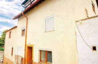 Haus kaufen in 92245 Kümmersbruck, Drei Einheiten unter einem Dach – kernsanierungsbedürftiges Haus mit Struktur und Potenzial!