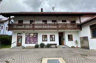 Haus kaufen in 94375 Stallwang, Platz für Familie, Mieter oder Ideen: 3 Wohnungen + Ladengeschäft + Gewerbe auf großem Grundstück