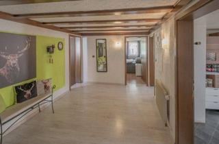 Wohnung kaufen in 78730 Lauterbach, Zentrale, großzügige Wohnung mit viel Potenzial