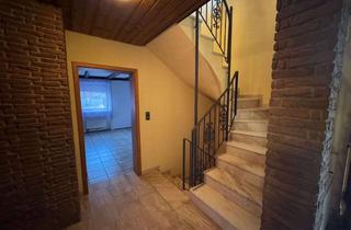 Haus mieten in 76593 Gernsbach, Ruhiges Doppelhaushälfte mit Kamin und Einbauküche.