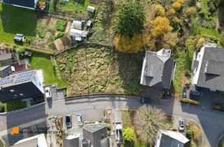 Grundstück zu kaufen in Über Dem Hofe, 51647 Gummersbach, Baugrundstück in Gummersbach-Bernberg mit genehmigten Plänen für 4 Wohneinheiten