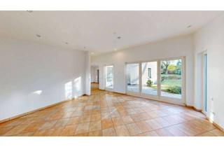 Wohnung kaufen in 16548 Glienicke, Exklusive 2-Zimmer Gartenwohnung mit 20m Schwimmteich