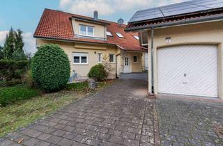 Wohnung kaufen in 88454 Hochdorf, Traumhafte Dachgeschosswohnung mit Gartenanteil – Wohnen wie im eigenen Haus