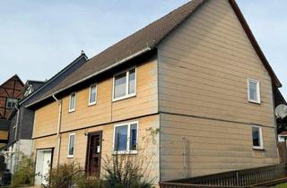 Einfamilienhaus kaufen in 34355 Staufenberg, !PROVISIONSFREI! Einfamilienhaus in Staufenberg-Landwehrhagen (6 Zi) – wohnlich & gepflegt in der Dorfmitte ++ Balkon, Garten, Garage, Kaminanschluss, Waschküche, Dachboden ++ Monatsrate 435,- €