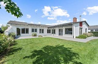 Einfamilienhaus kaufen in 88512 Mengen, Hightech trifft Wohnkomfort – stilvolles Einfamilienhaus auf einer Ebene