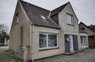 Einfamilienhaus kaufen in 25746 Heide, Nähe WKK Heide: Sanierung oder Neubau I Einfamilienhaus mit Nebengelass auf 689 m² Grundstück