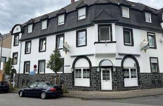 Anlageobjekt in 56727 Mayen, Kapitalanlage! MFH mit Gewerbeeinheit, 2 Wohneinheiten, Terrasse, Balkon und Gartenanteil in Mayen