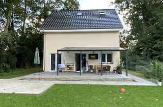 Einfamilienhaus kaufen in An der Wuhle, 12683 Berlin, Berlin / Biesdorf - Berlin-Biesdorf: mass. EFH direkt an der Wuhle mit Pool auf 579m² Grst., Bj. 2022, 5 Zi.