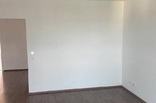 Wohnung kaufen in 75181 Pforzheim, Pforzheim - Attraktive 3-Zimmer-Wohnung mit EBK, Balkon und Tiefgarage