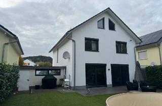 Einfamilienhaus kaufen in 78239 Rielasingen-Worblingen, Rielasingen-Worblingen - Einfamilienhaus mit Doppelgarage