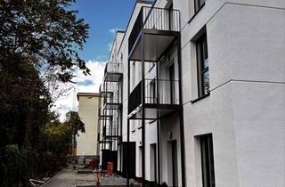 Wohnung mieten in Landfliegerstraße 12, 12487 Johannisthal, Praktische 3-Zimmer-Wohnung mit Einbauküche und Balkon